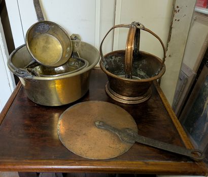 Yellow and red copper: cauldrons, kitchen...