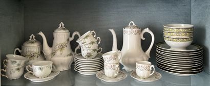 Ensemble en porcelaine : partie de service...