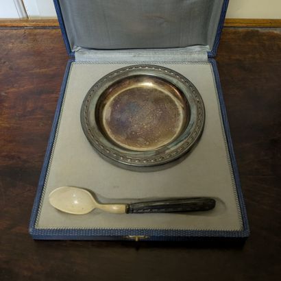 Porridge plate and spoon in silver (925)...