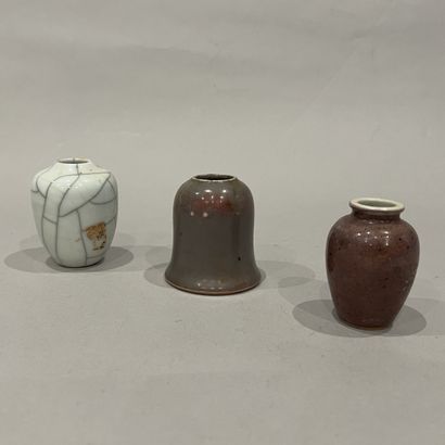 Set: - taupe-red enameled porcelain paintbrush....