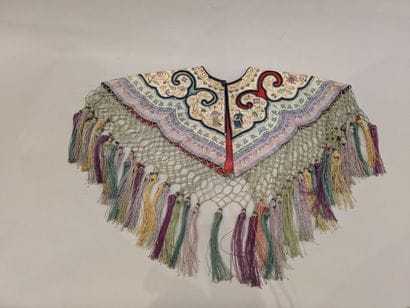 China, early 20th century. Yunjian collar...