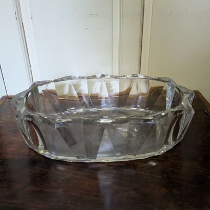 Jardinière de table en épais cristal à pans...