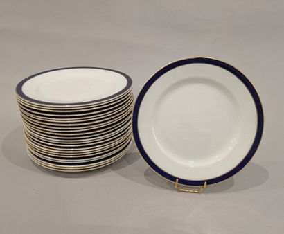 Suite of twenty-four English earthenware...