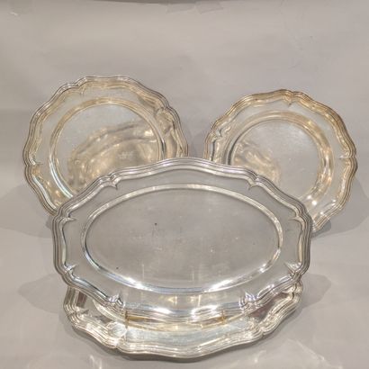 Set in silver-plated metal, the rim contoured...