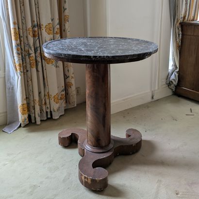 Pedestal table, the round top with a bowl-shaped...