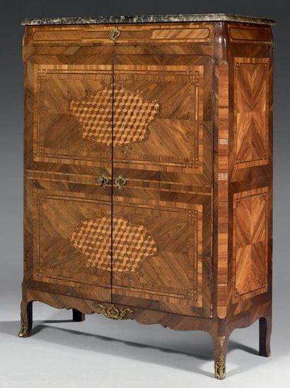 Armoire à hauteur d'appui en bois de placage,...