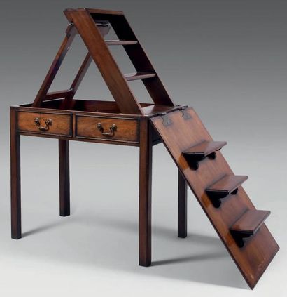 Table de bibliothèque en acajou formant escabeau,...