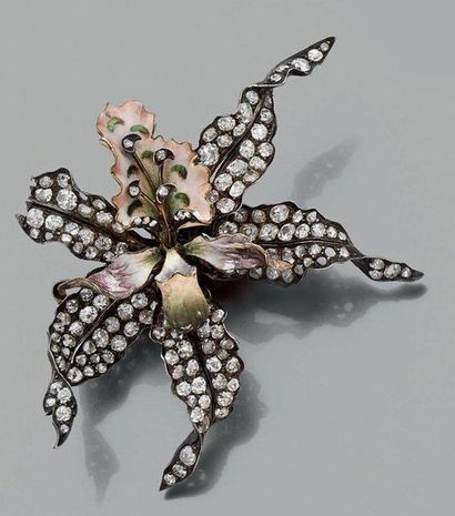 Broche en argent et or jaune stylisée d'une...