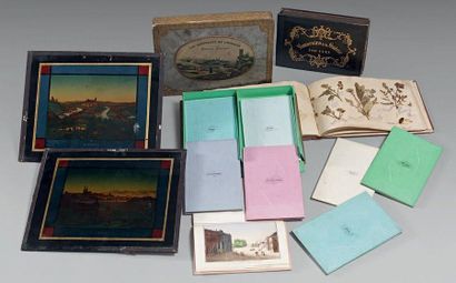 Coffret en carton, le couvercle à bordure...