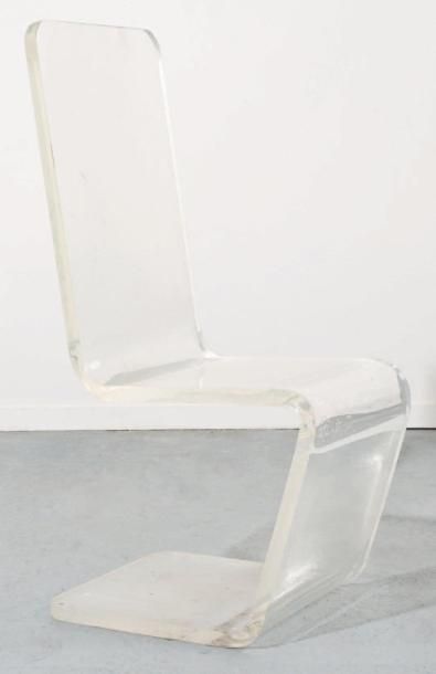 François FRANCAIS
Chaise de forme S en plexiglas...