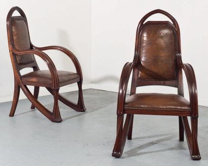 Louis MAJORELLE (1859-1926)
Paire de fauteuils...