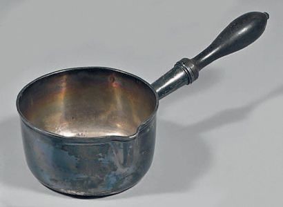 Petite casserole en argent, la bordure à...