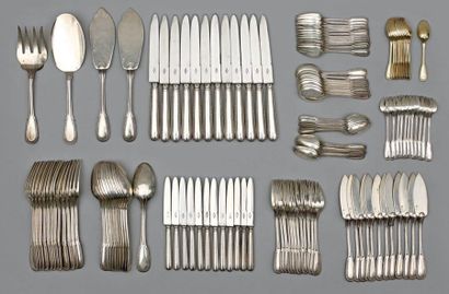 Service de couverts en argent, modèle à moulure...