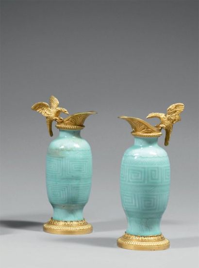 Paire de vases en céladon de Chine à décor...