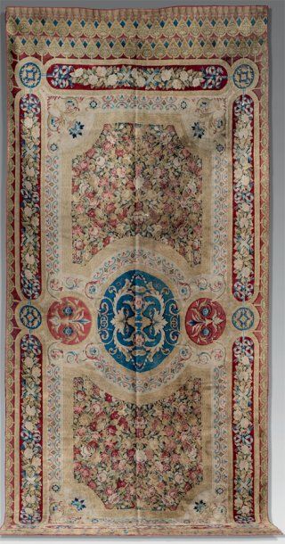 Grand tapis au point de Savonnerie à décor...