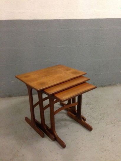 G PLAN Éditeur
Suite de trois tables gigognes...