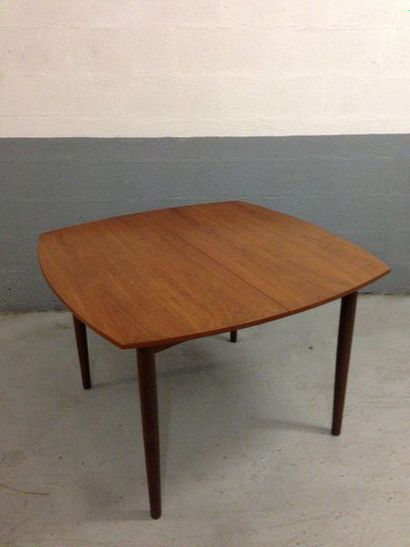 TRAVAIL SCANDINAVE
Table de salle à manger...
