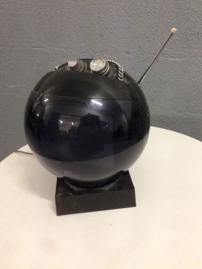JVC
Télévision sphérique en plastique bleu....