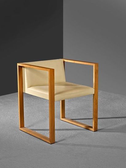 Mas'oud NASRI
Fauteuil modèle «Wap» en bois,...