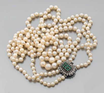 Collier de deux rangs de perles de cultures...