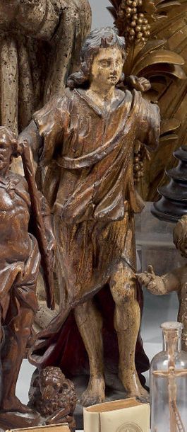 Statue en bois peint polychrome et doré représentant...