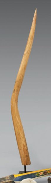 Sculpture en bois naturel en forme de corne,...