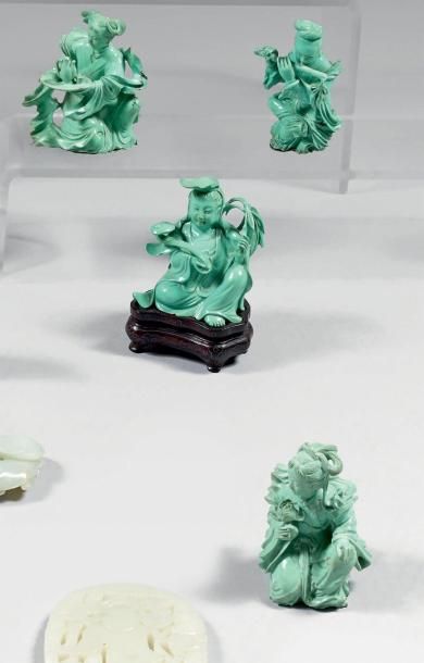 Ensemble de quatre petites statuettes en...