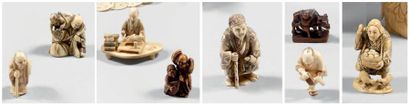 Ensemble de huit petites statuettes en ivoire...
