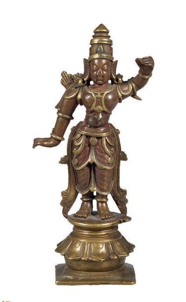 Statuette de divinité féminine en bronze...