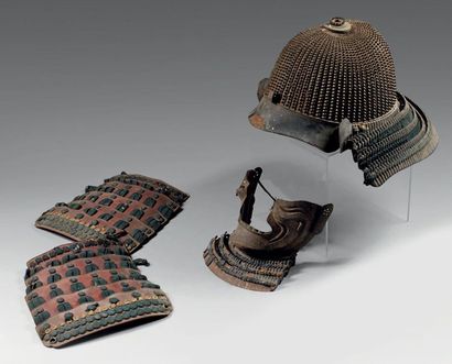 Armure comprenant le kabuto à 64 lamelles...