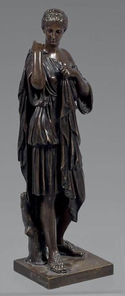 Statuette en bronze à patine brune nuancée...