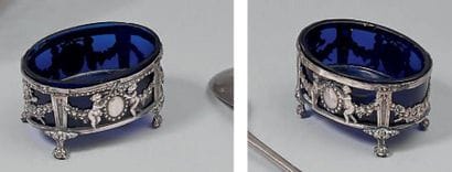 Paire de salières en argent, les intérieurs...