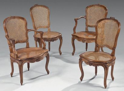Mobilier en bois naturel à fond de cannage...