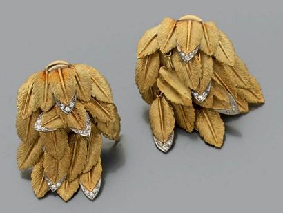 Paire de clips d'oreille en or jaune 18k...