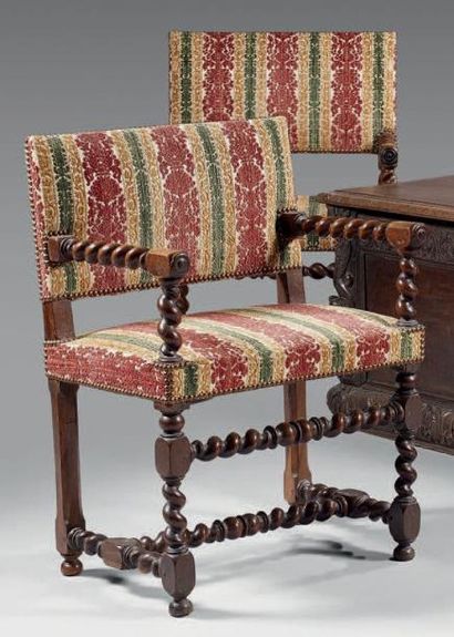 Deux fauteuils dits « chaises à bras » en...