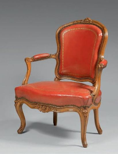 Fauteuil à dossier cabriolet en bois naturel...