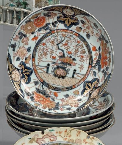 JAPON, Imari - XVIIIème siècle
Ensemble de...