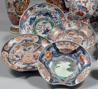 JAPON, Imari - Epoque EDO (1603 - 1868)
Ensemble...