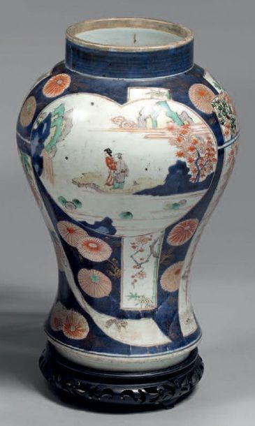 JAPON, Imari - Epoque EDO (1603 - 1868)
Potiche...