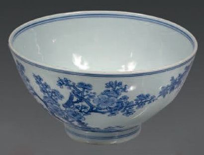 CHINE - XXème siècle
Bol en porcelaine décorée...