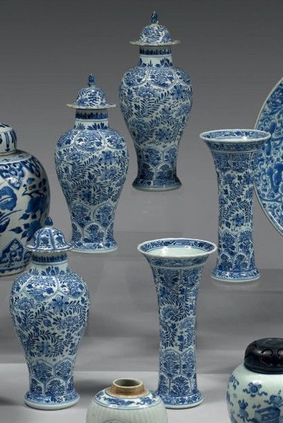 CHINE - EPOQUE KANGXI (1662 - 1722)
Garniture...