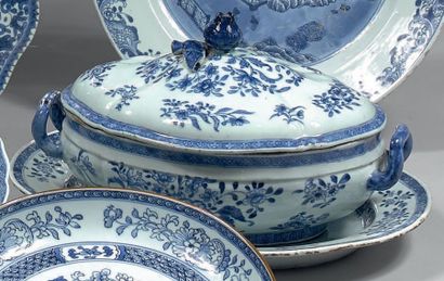 CHINE - Epoque QIANLONG (1736 - 1795)
Soupière...