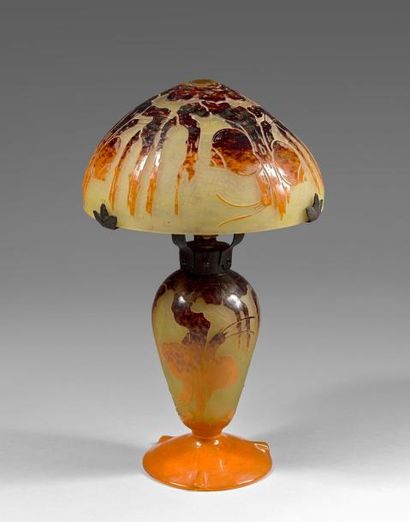 SCHNEIDER
Lampe de table. Épreuve en verre...