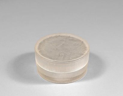 RENE LALIQUE (1860-1945)
Boîte ronde modèle...