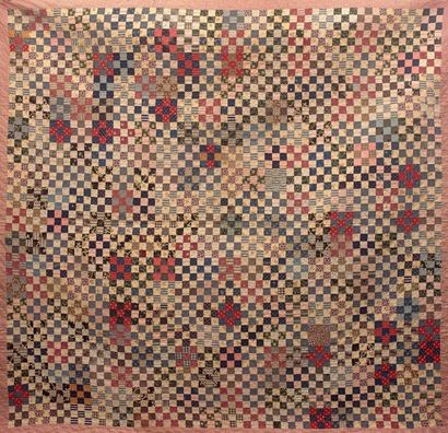 PATCHWORK AMÉRICAIN, à décor d'un damier...