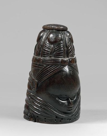 MASQUE HEAUME DE TYPE SOWEI représentant...