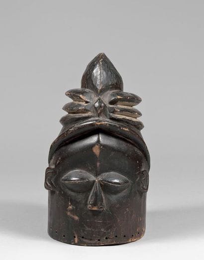 MASQUE HEAUME DE TYPE SOWEI représentant...