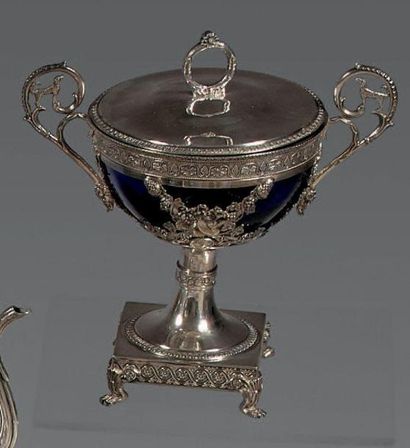 Sucrier en argent, l'intérieur en verre bleu,...
