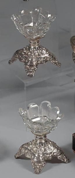 Paire de salières en argent et verre taillé,...