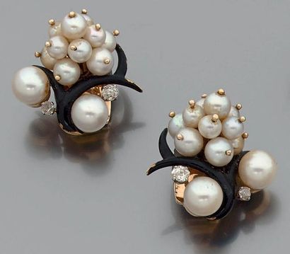 Paire de clips d'oreilles en or jaune (750)...